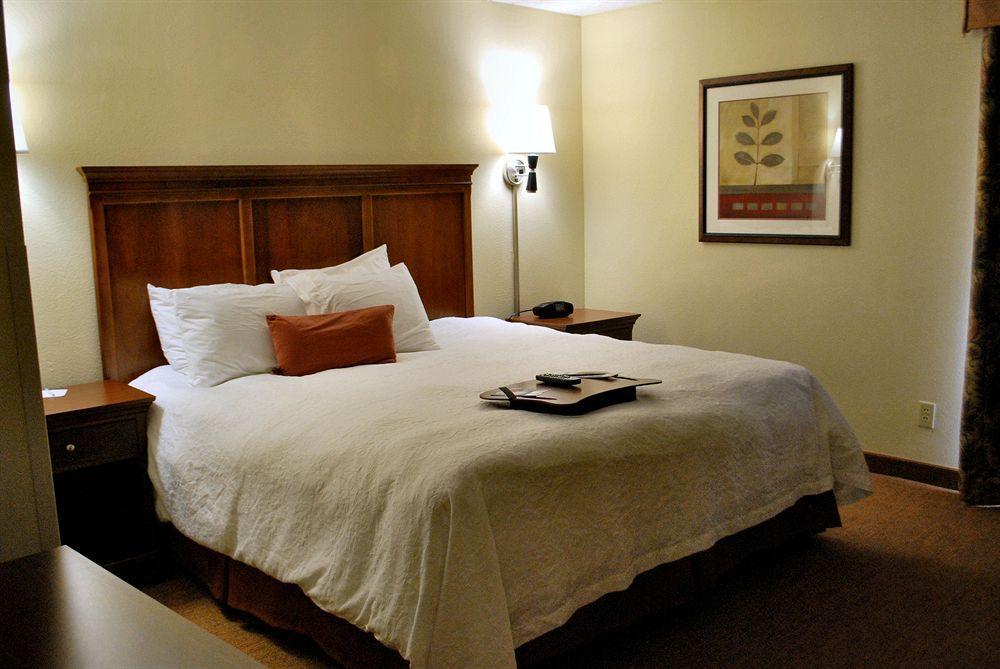 Hampton Inn Raleigh Capital Blvd North Pokój zdjęcie