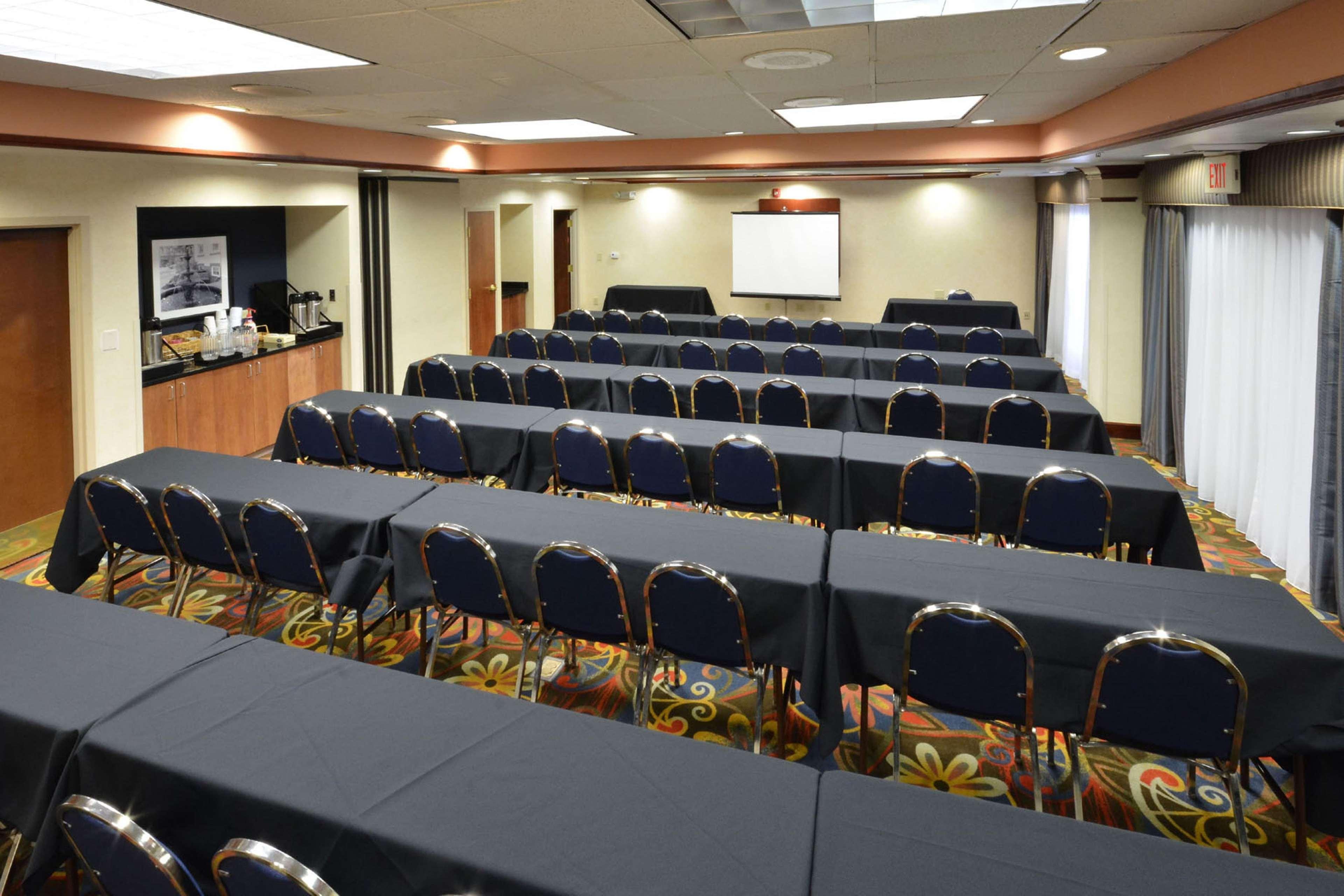 Hampton Inn Raleigh Capital Blvd North Zewnętrze zdjęcie