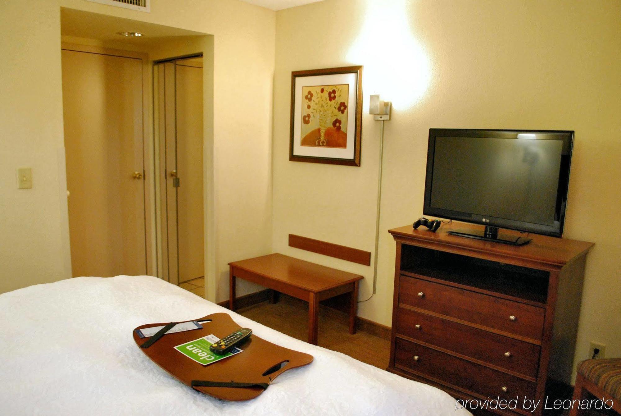 Hampton Inn Raleigh Capital Blvd North Pokój zdjęcie