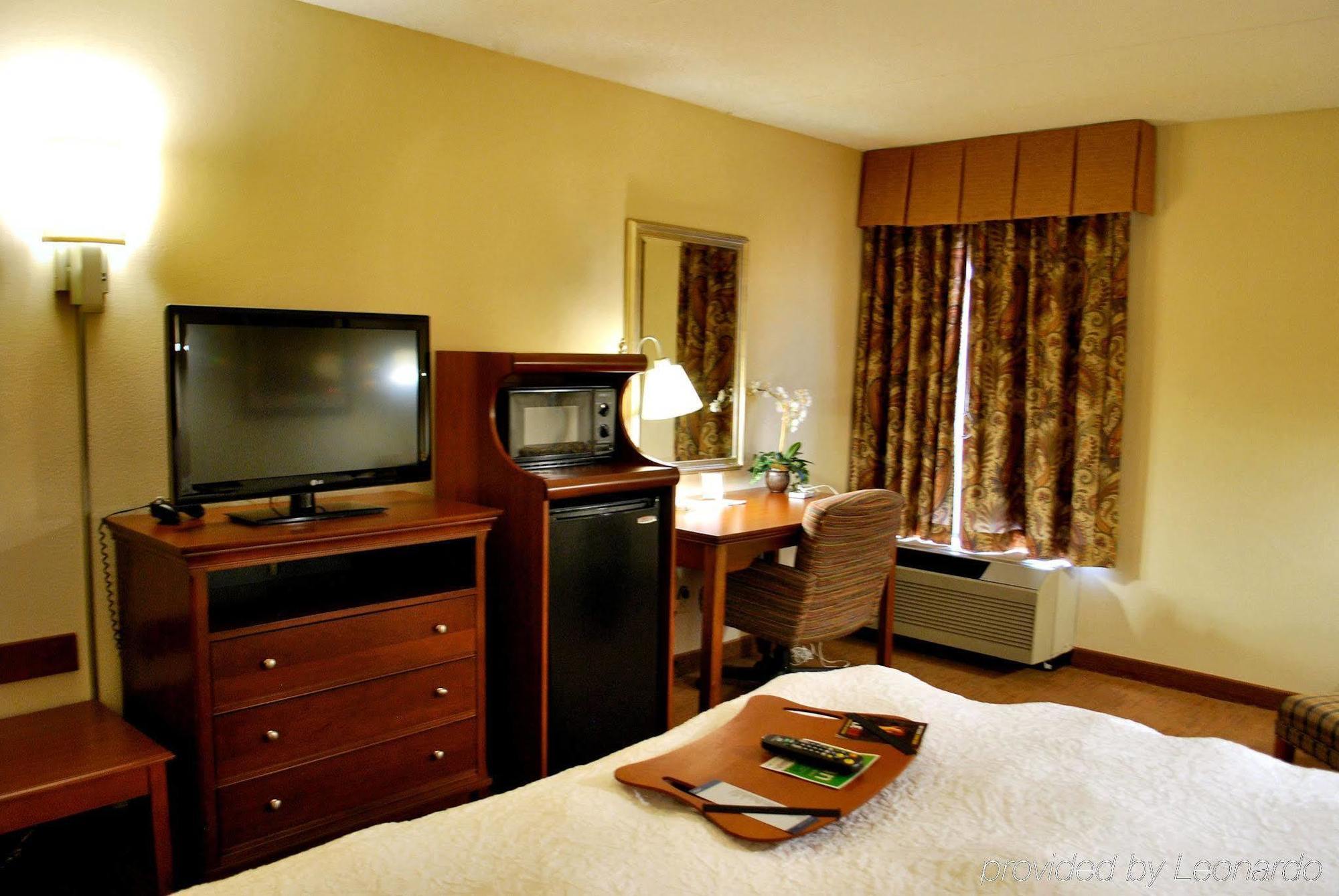 Hampton Inn Raleigh Capital Blvd North Pokój zdjęcie