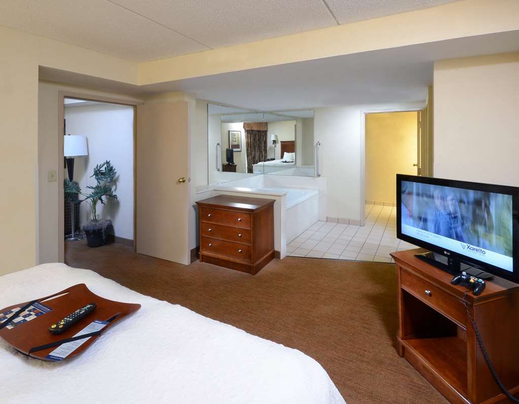 Hampton Inn Raleigh Capital Blvd North Pokój zdjęcie