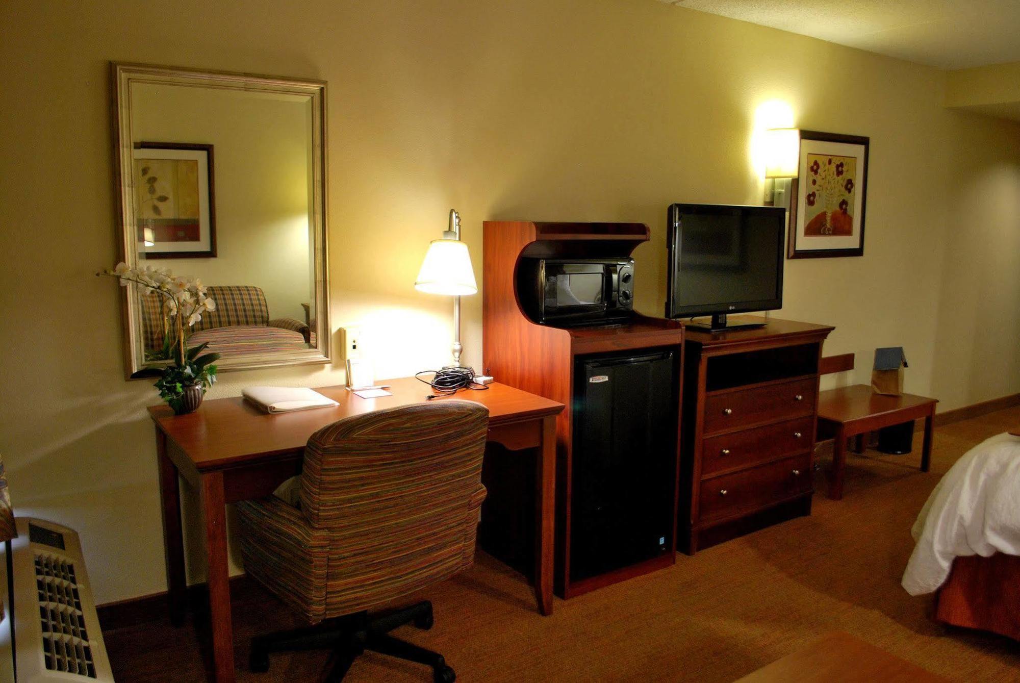 Hampton Inn Raleigh Capital Blvd North Pokój zdjęcie